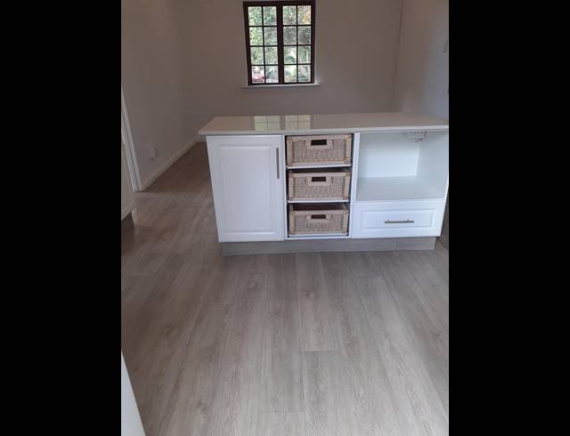 1 BEDROOM FLAT TO LET IN HILLCREST CENTRAL